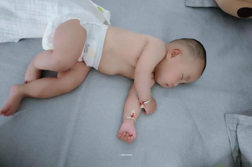 韶关两个月宝宝肚子胀气